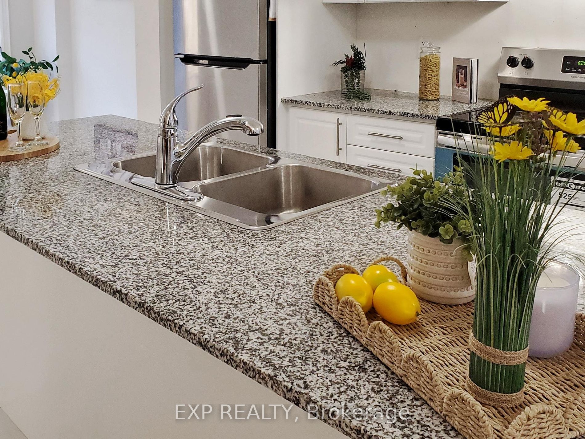 37 Queenpost Dr Property Photo 11