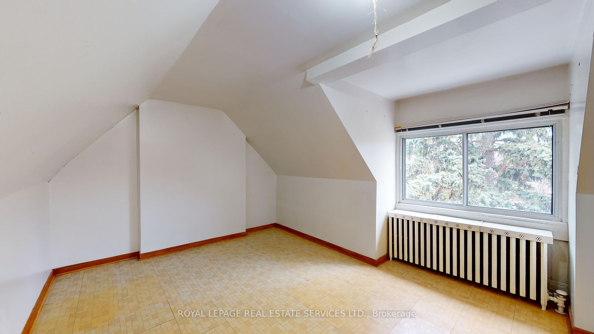 302 Indian Road Cres Property Photo 18