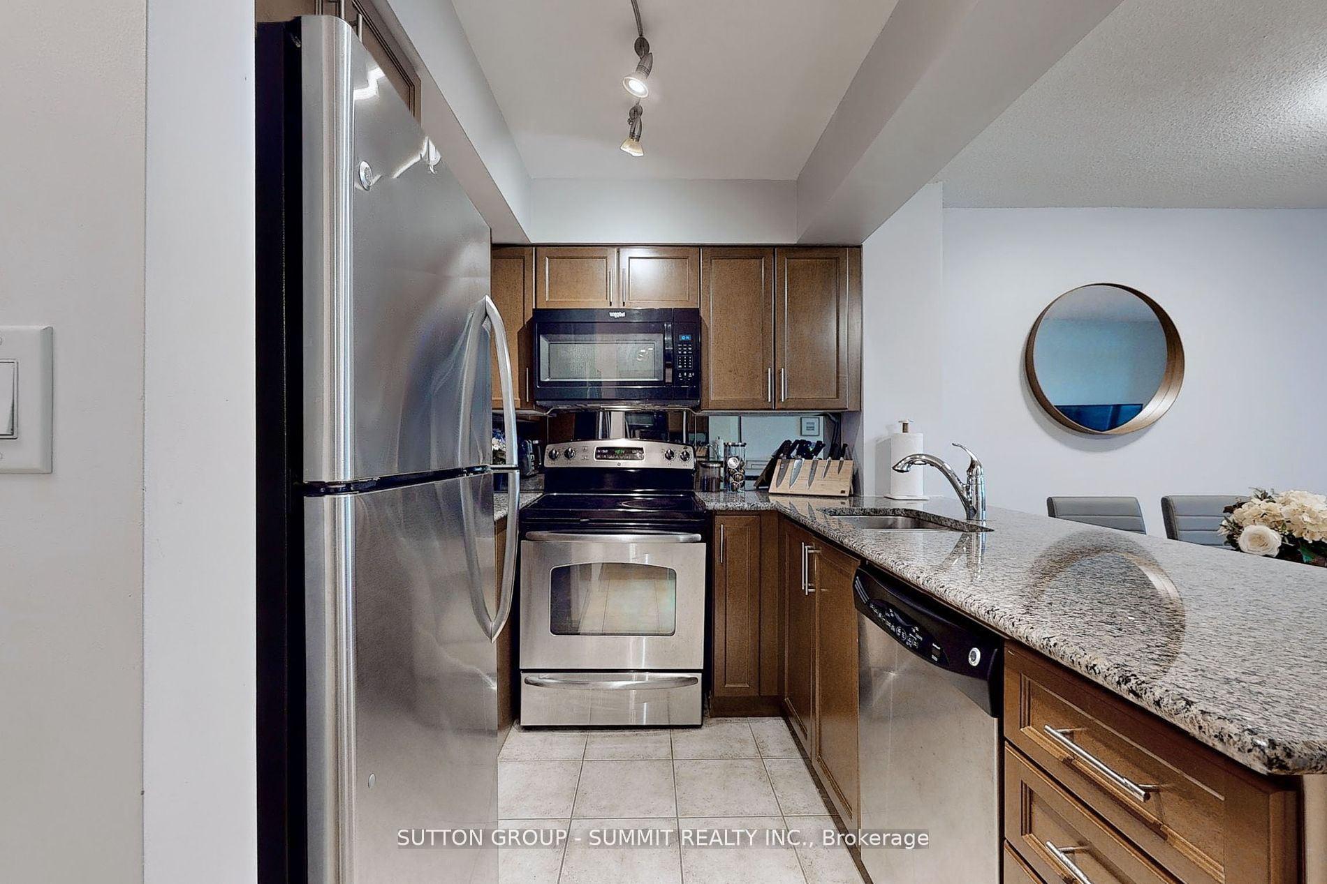 335 Rathburn Rd W 3 Property Photo 11