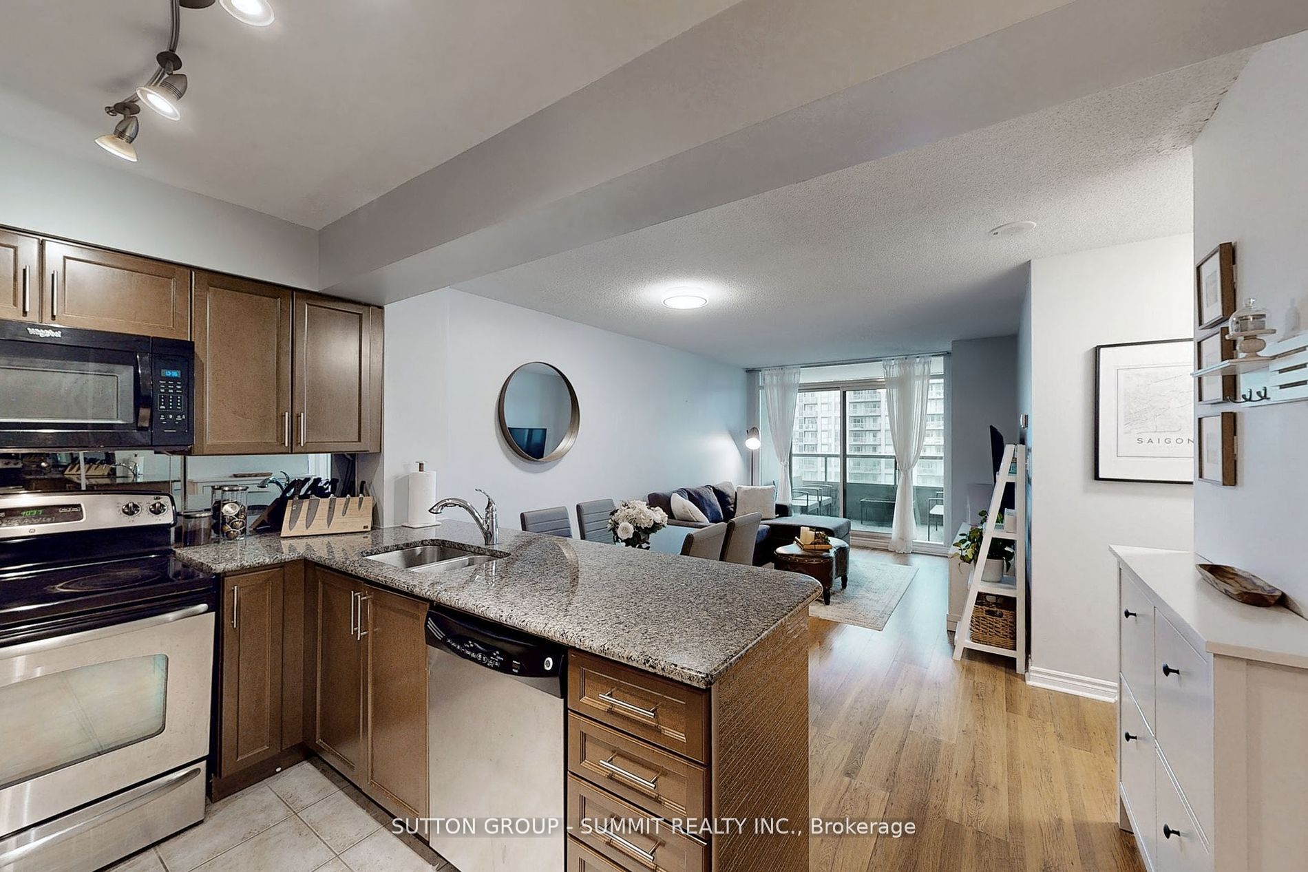 335 Rathburn Rd W 3 Property Photo 12