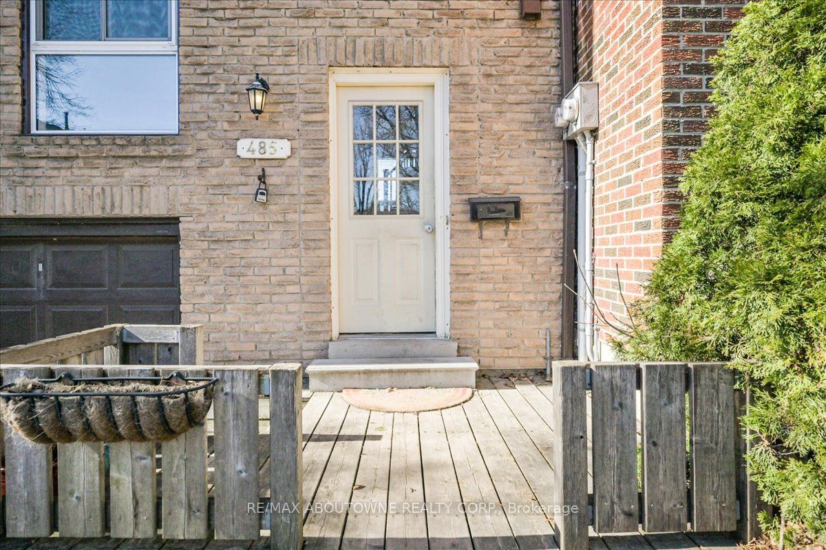 485 Ontario St N 485 Property Photo 2