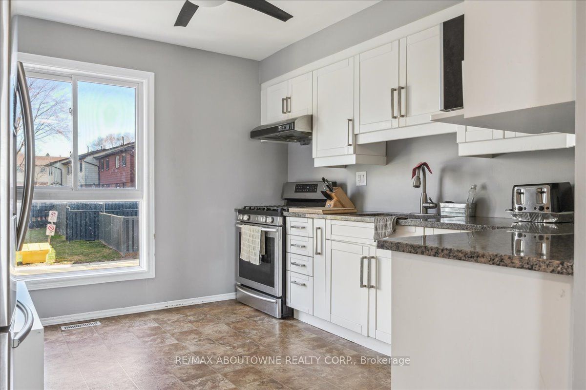 485 Ontario St N 485 Property Photo 17