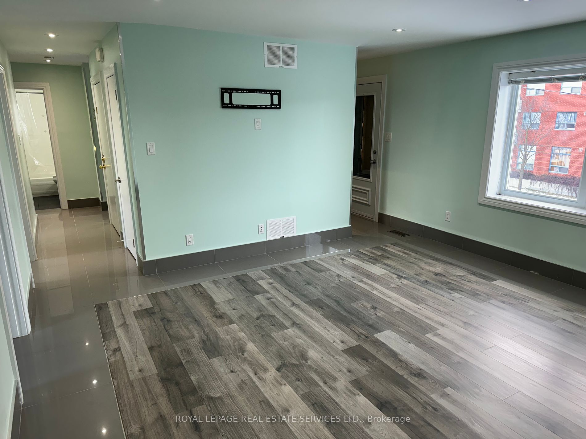 110 Inglewood Dr Property Photo 8