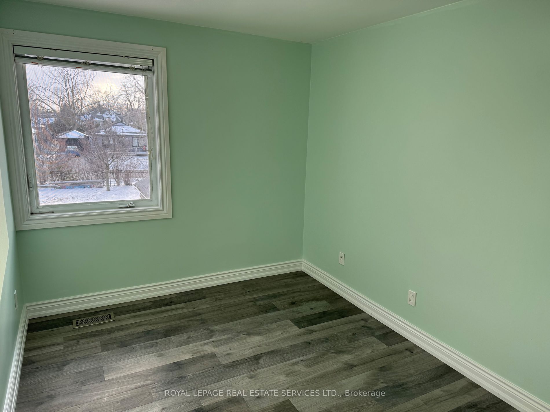 110 Inglewood Dr Property Photo 15