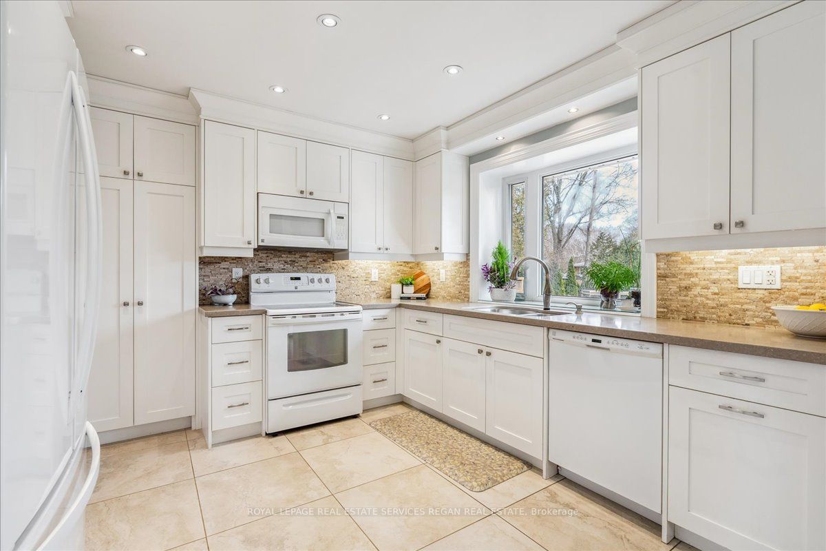1556 Wembury Rd Property Photo 10