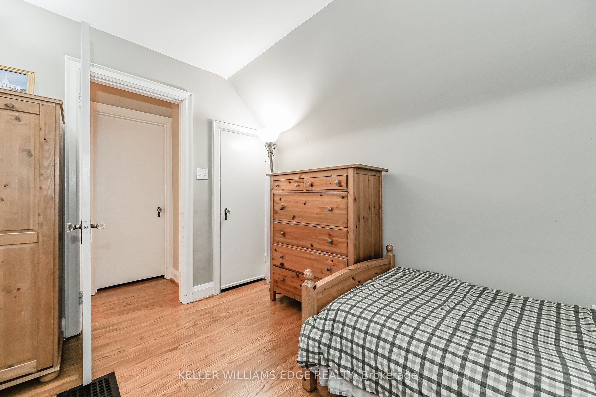 978 North Shore Blvd W Property Photo 18