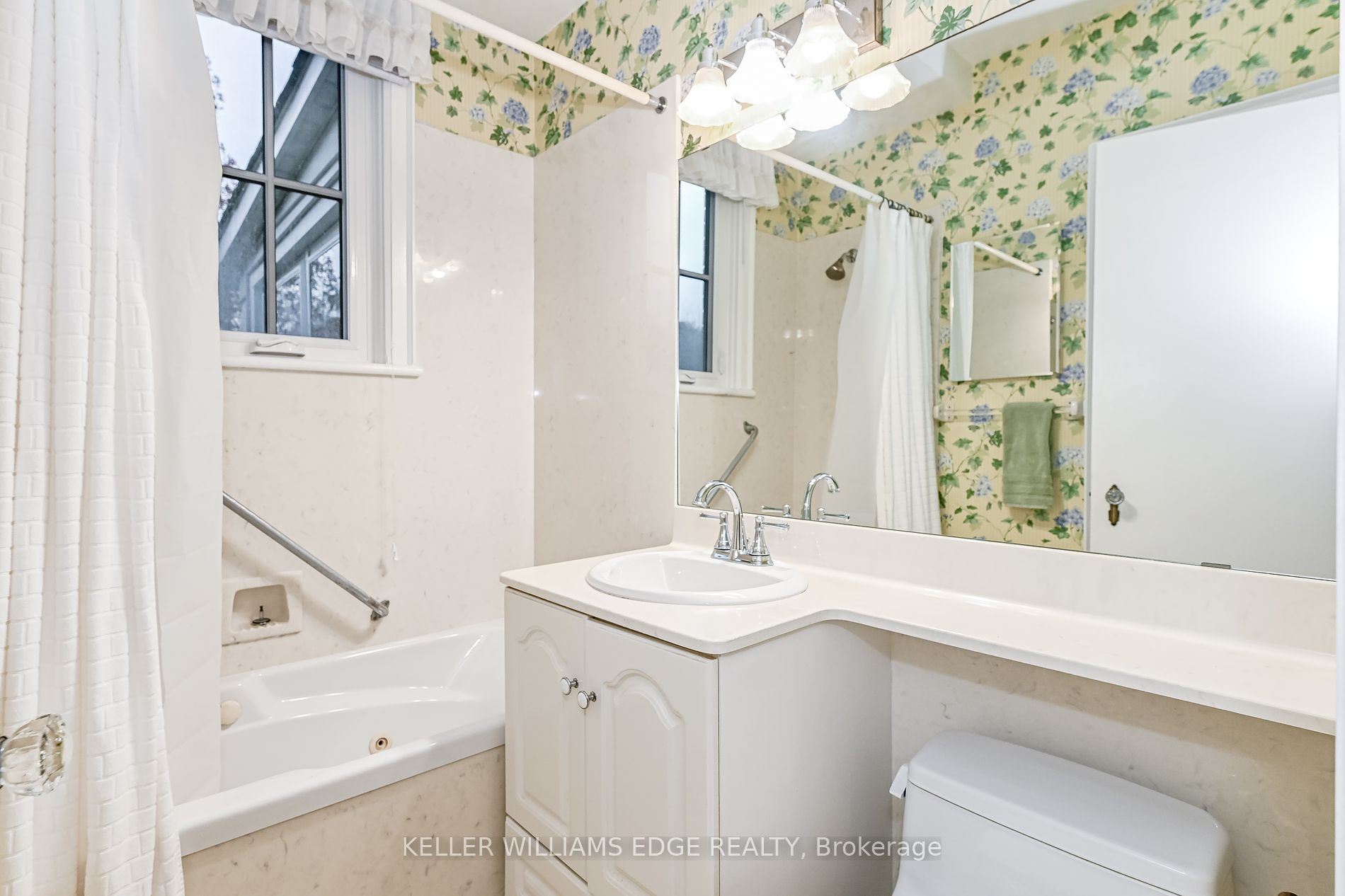 978 North Shore Blvd W Property Photo 19