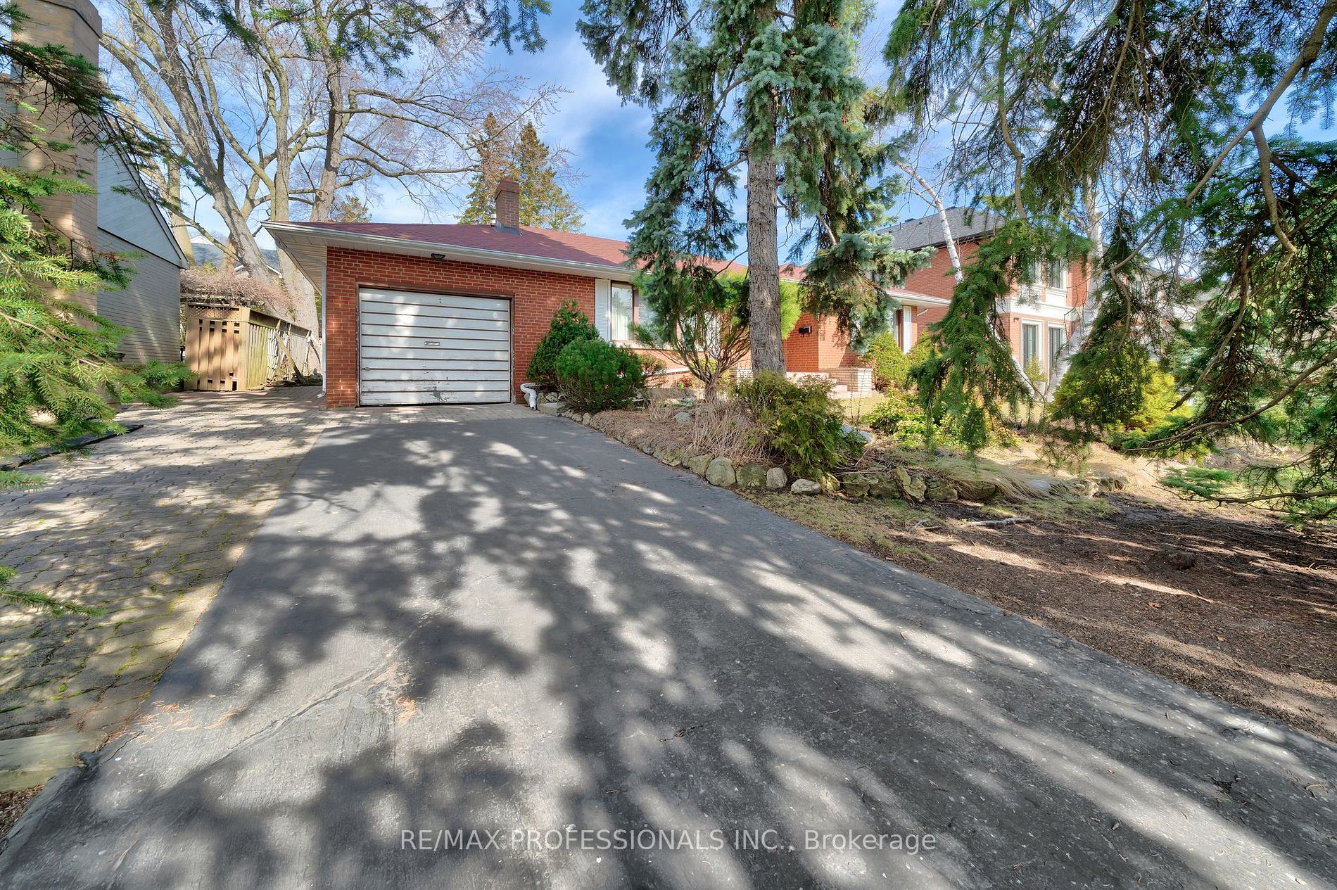 24 Golfcrest Rd Property Photo 2