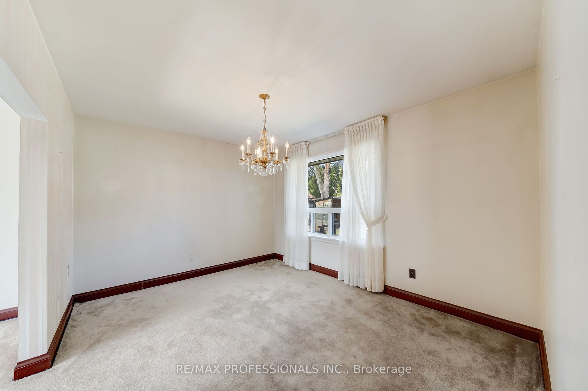 24 Golfcrest Rd Property Photo 15