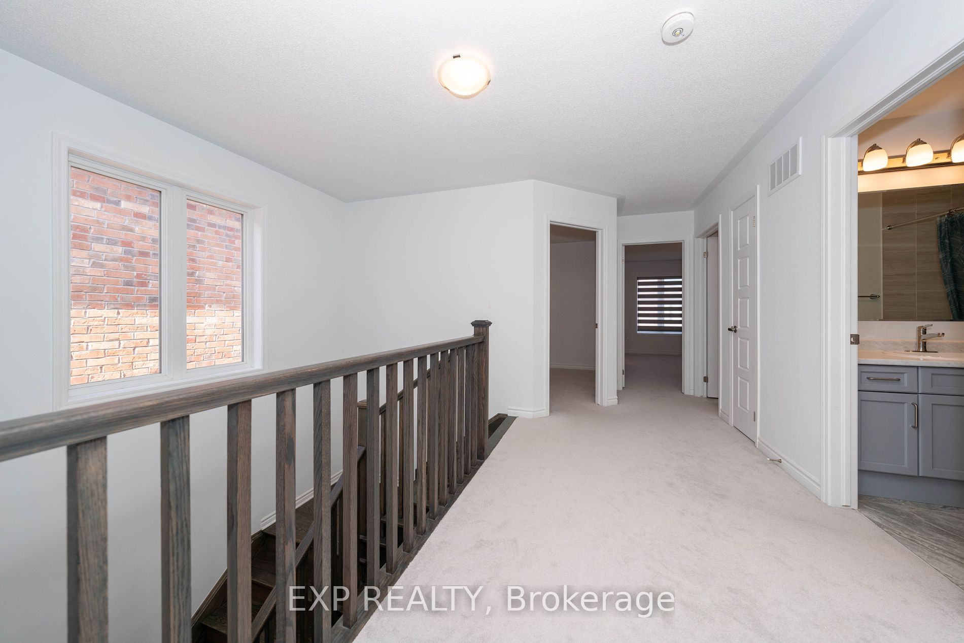 558 Kennedy Circ W Property Photo 16