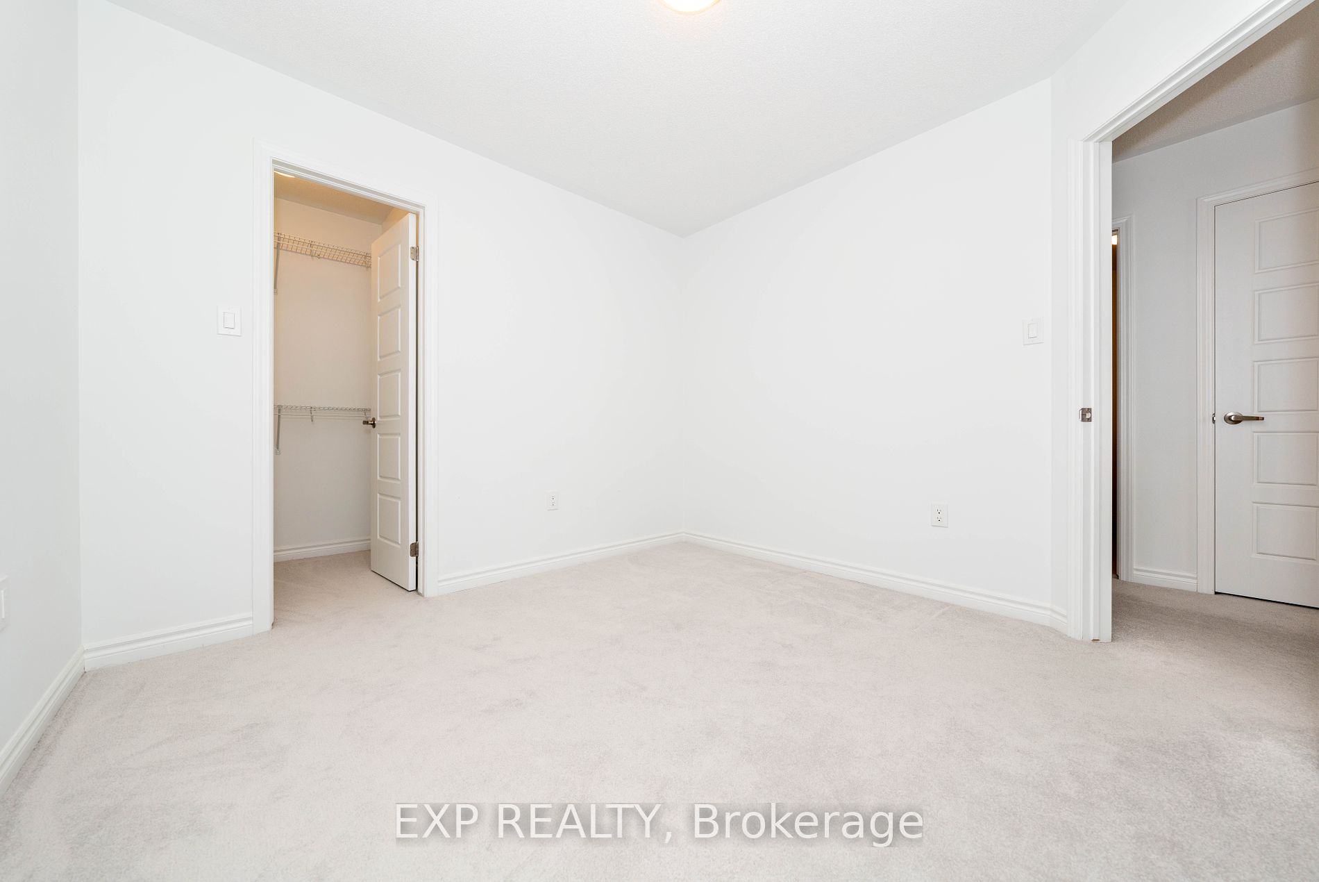 558 Kennedy Circ W Property Photo 26