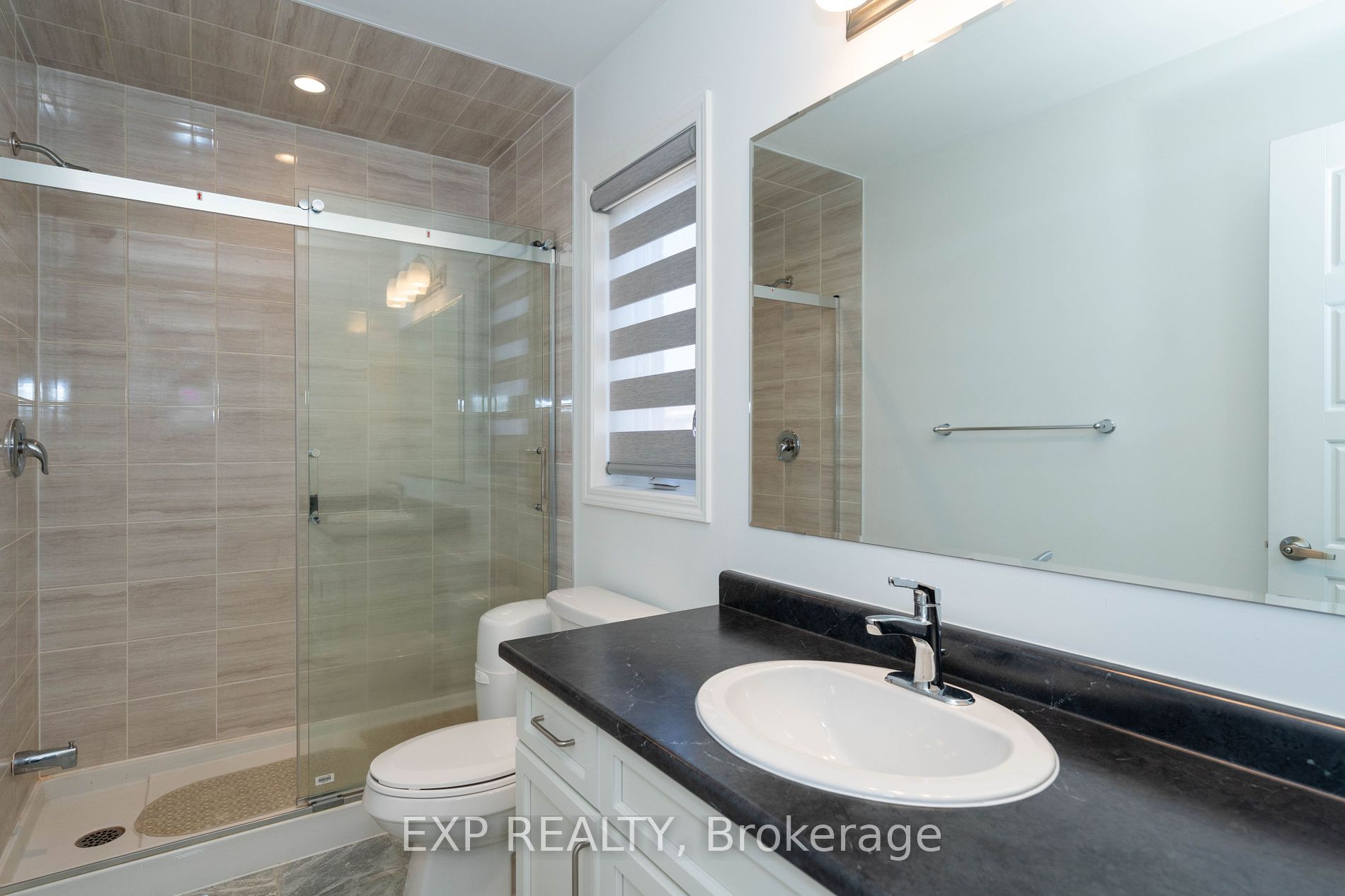 558 Kennedy Circ W Property Photo 31