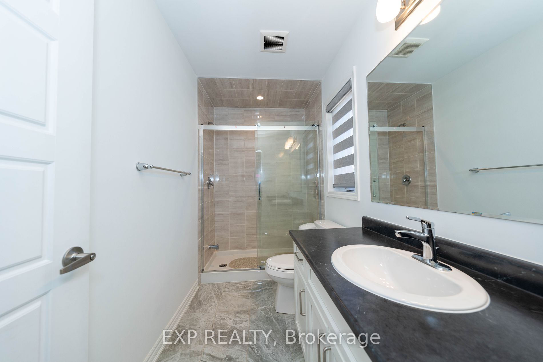 558 Kennedy Circ W Property Photo 32