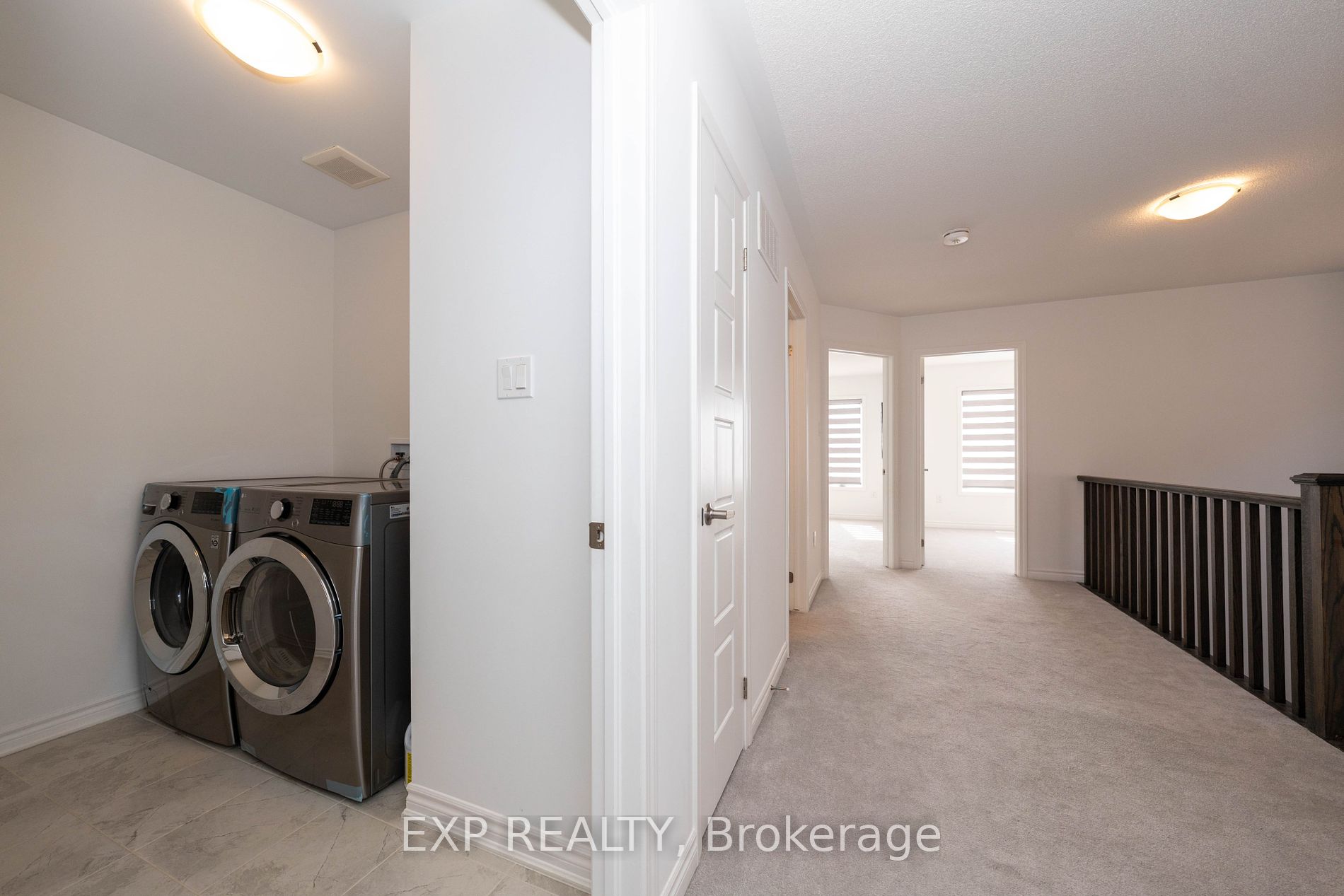 558 Kennedy Circ W Property Photo 33