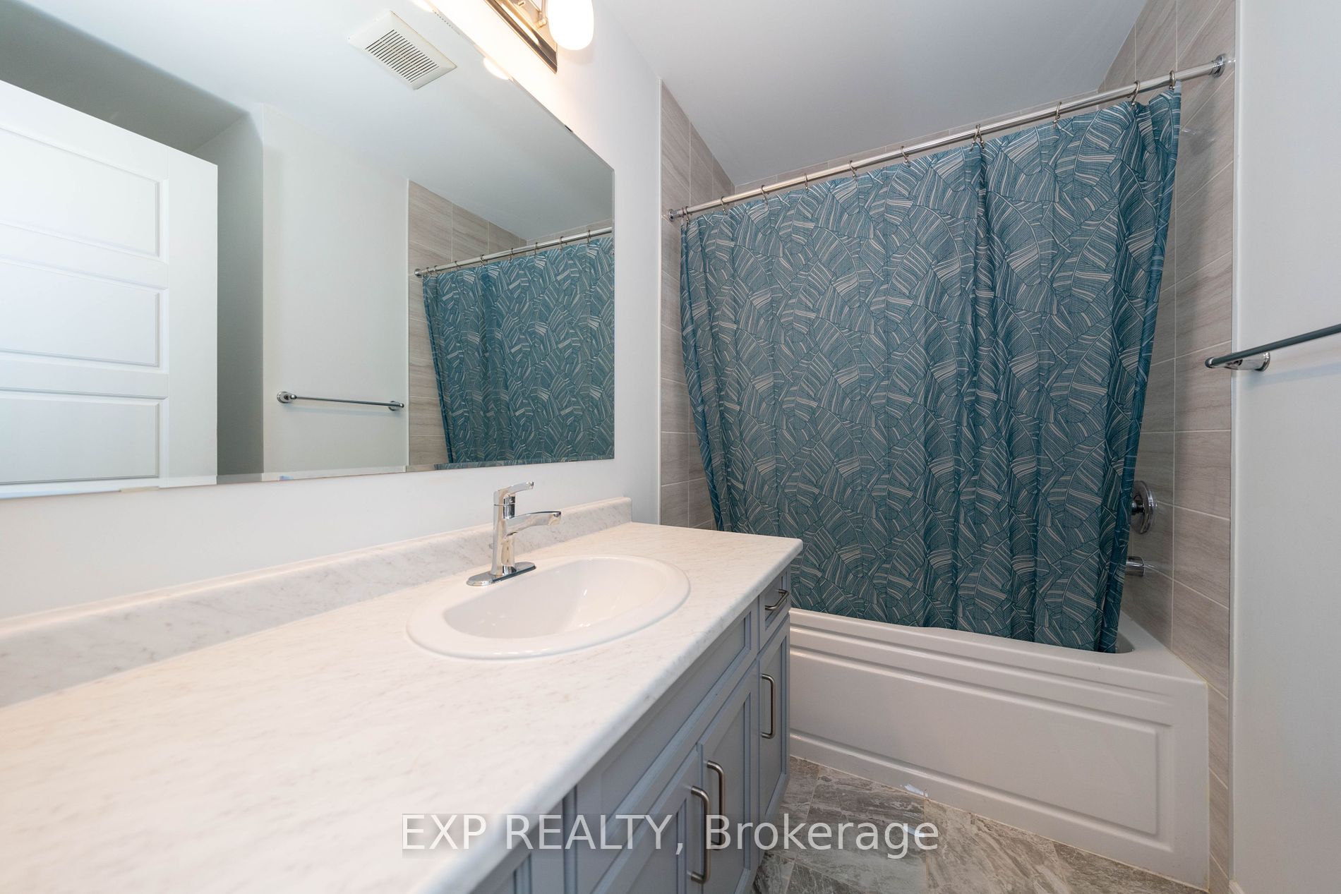 558 Kennedy Circ W Property Photo 35