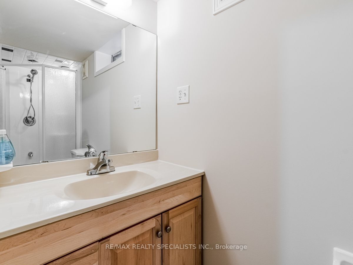 2416 Yorktown Circ Property Photo 35