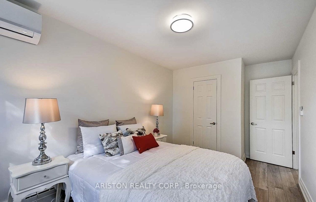 9 Winfield Ave N Property Photo 8