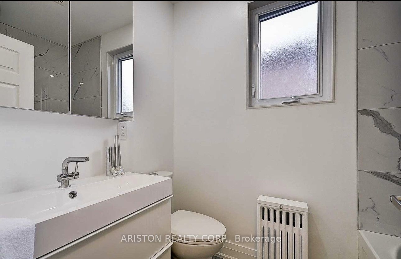 9 Winfield Ave N Property Photo 10