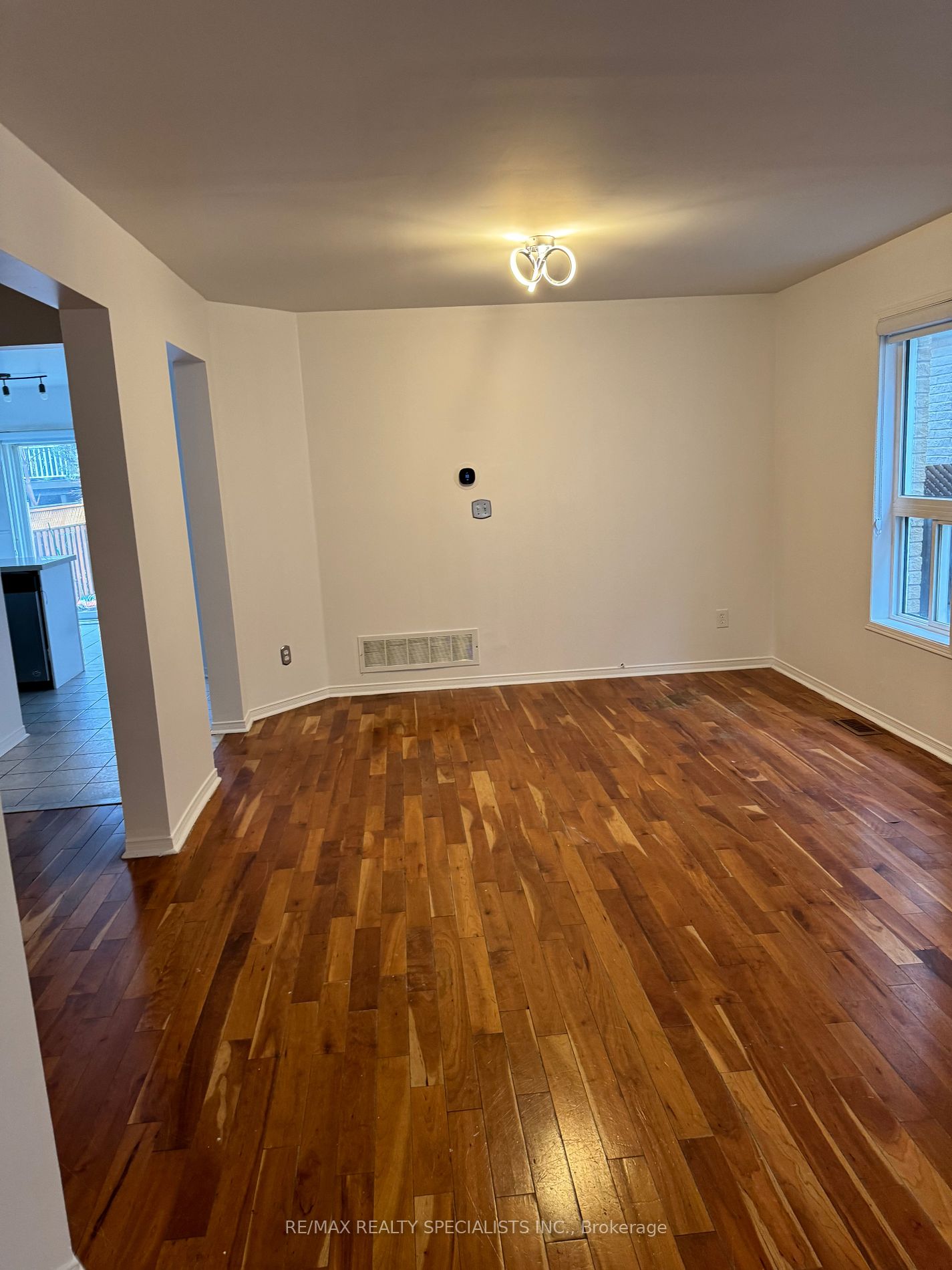 863 Stonebridge Ave Property Photo 2