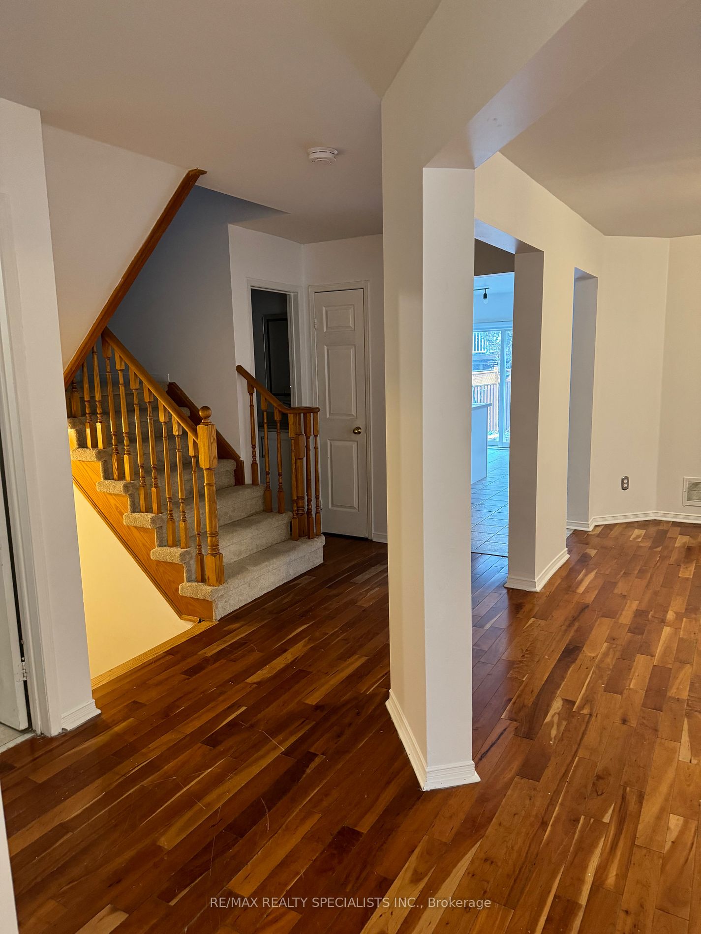 863 Stonebridge Ave Property Photo 3