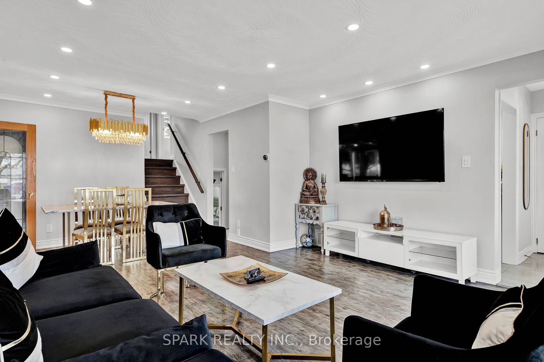 10 Pagoda Pl Property Photo 2