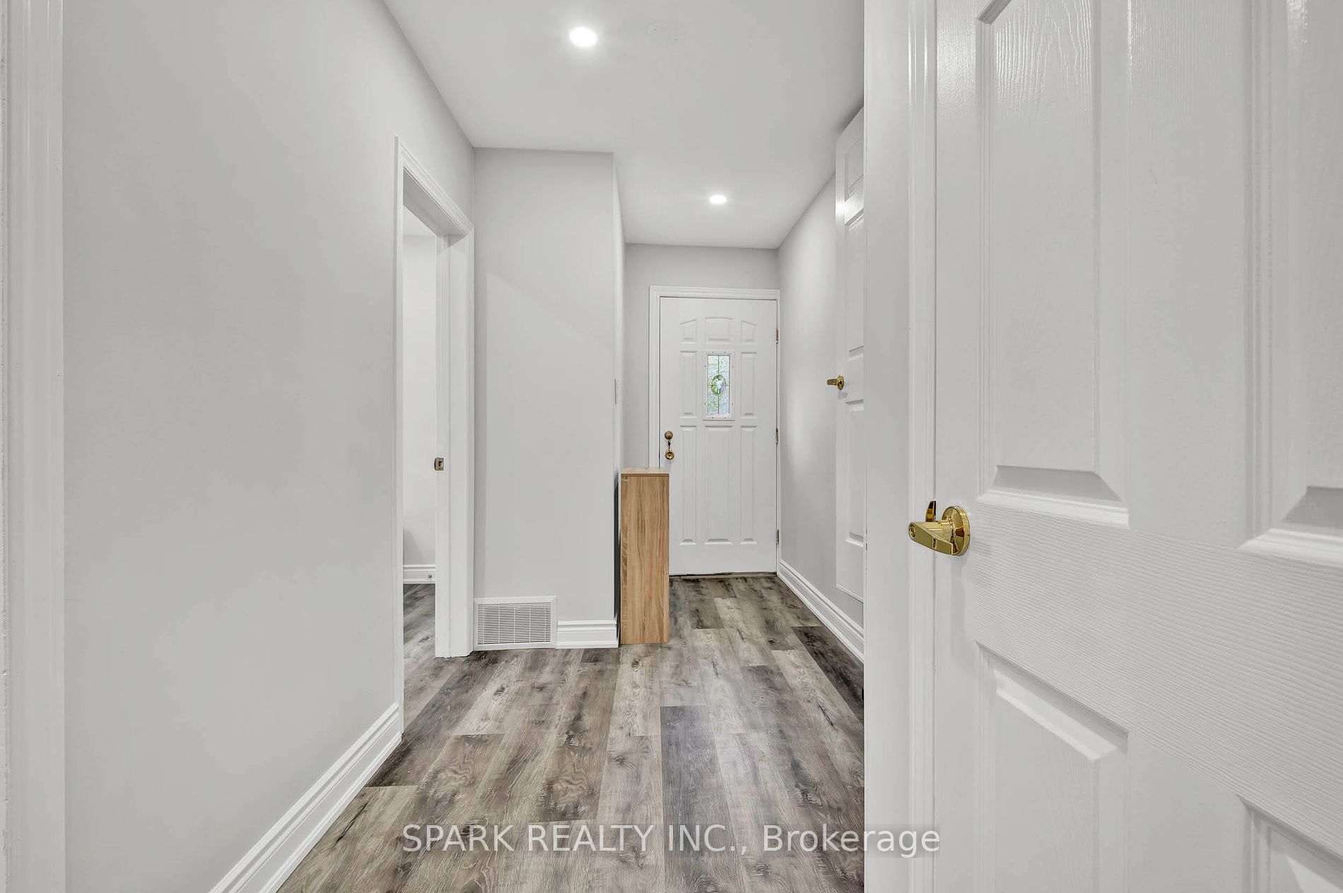 10 Pagoda Pl Property Photo 15