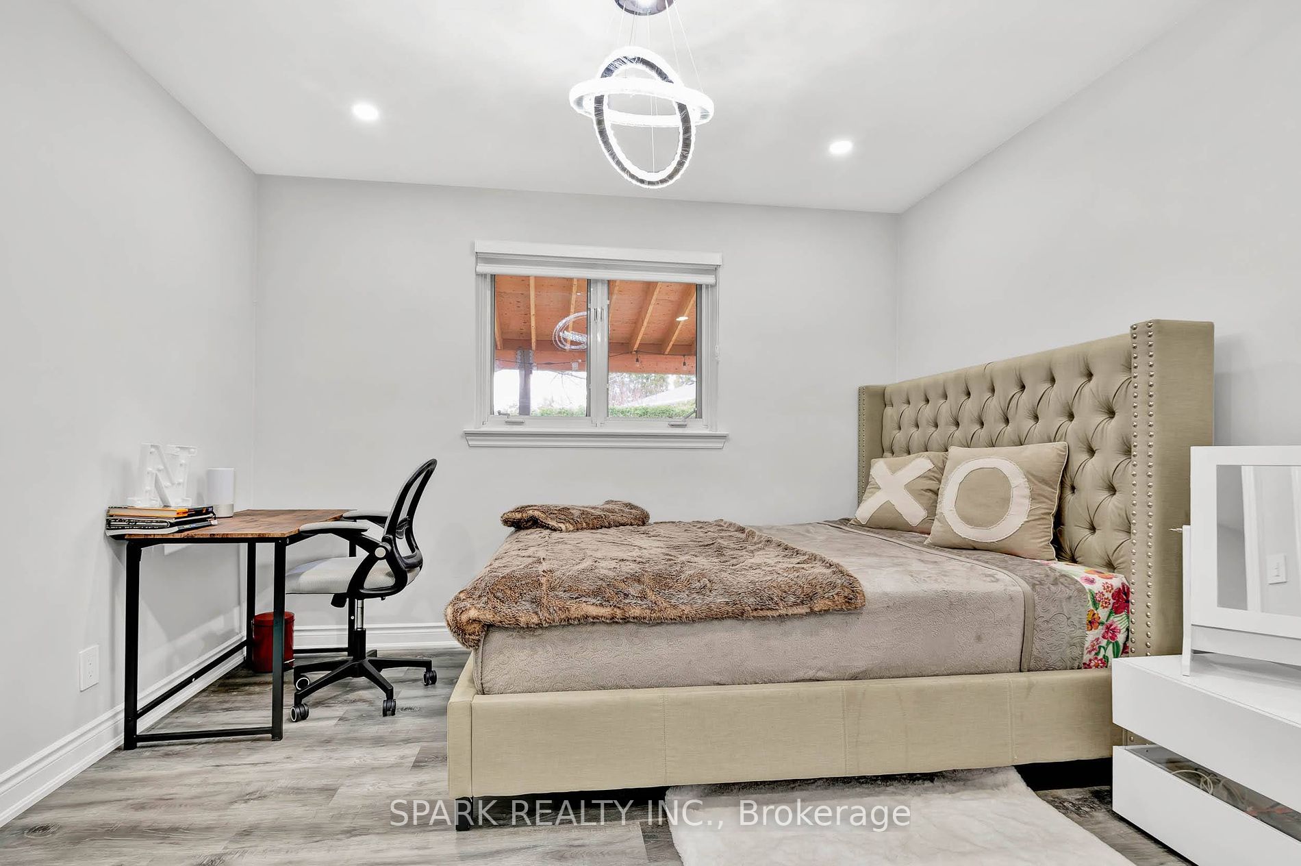 10 Pagoda Pl Property Photo 16