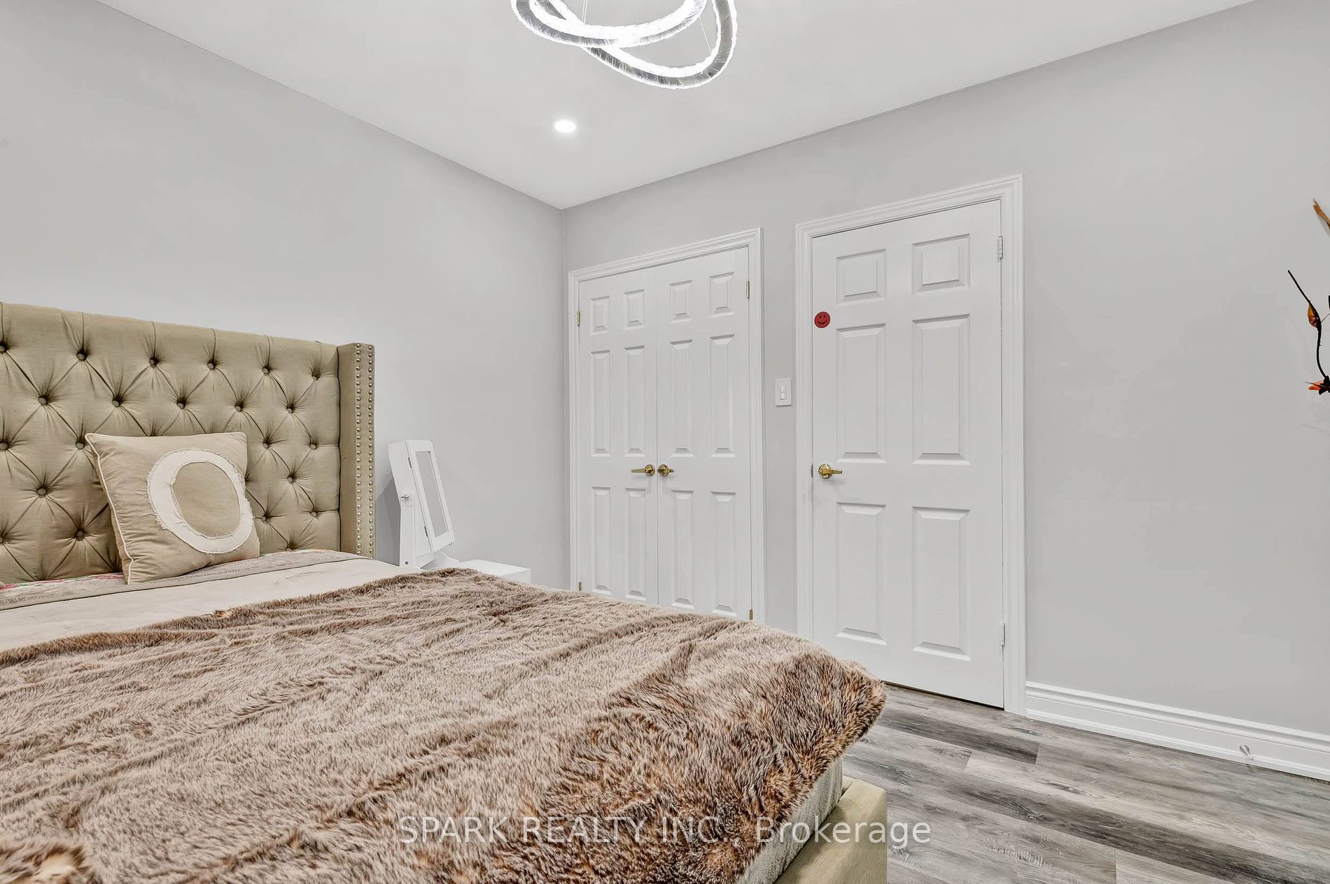 10 Pagoda Pl Property Photo 17