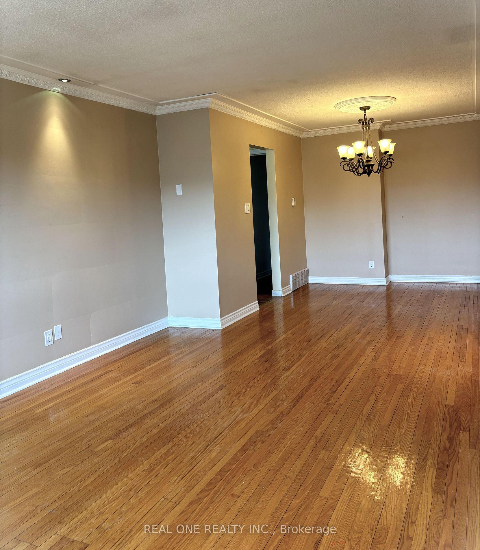 3406 Ellengale Dr Property Photo 4