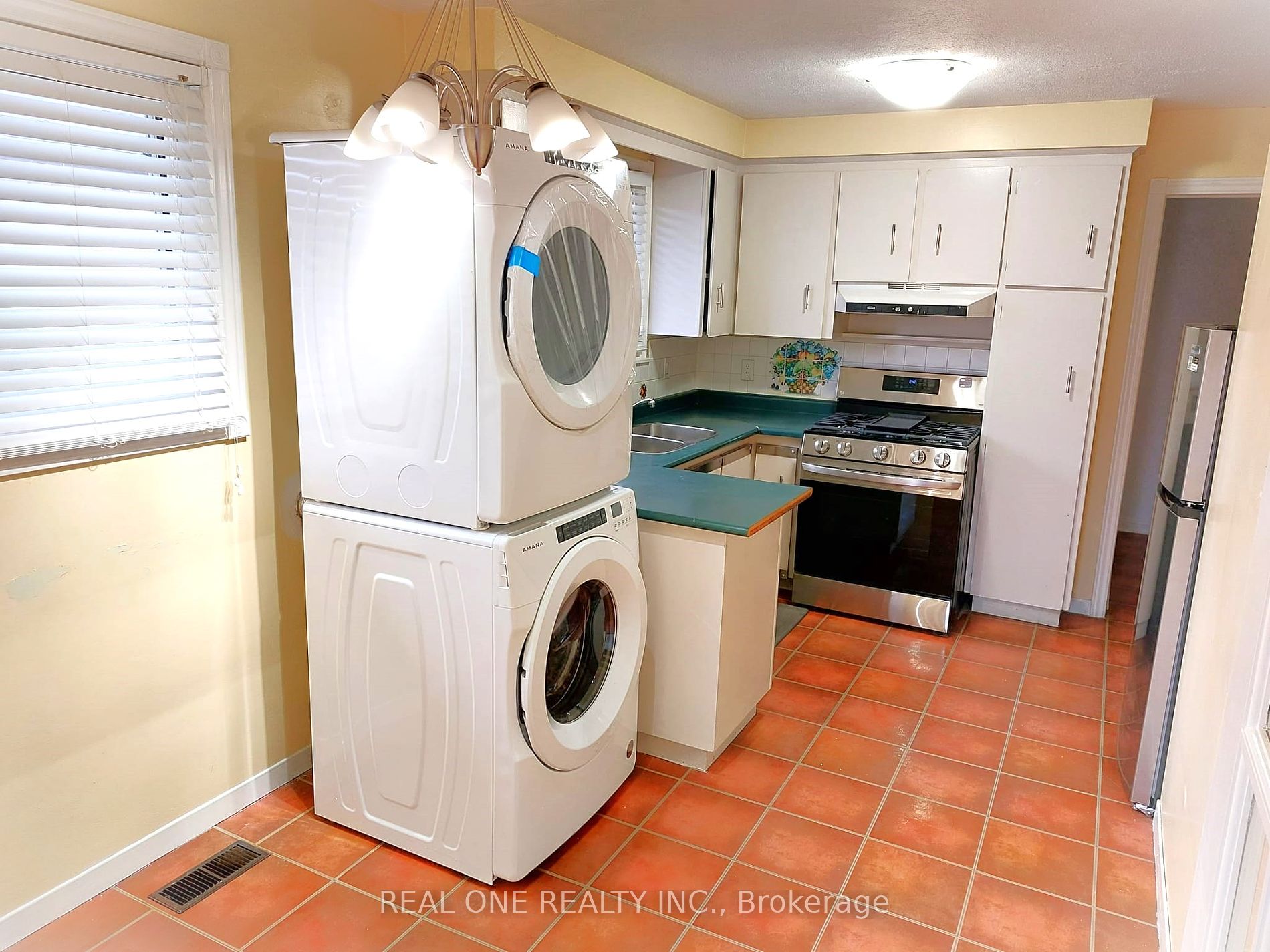 3406 Ellengale Dr Property Photo 25