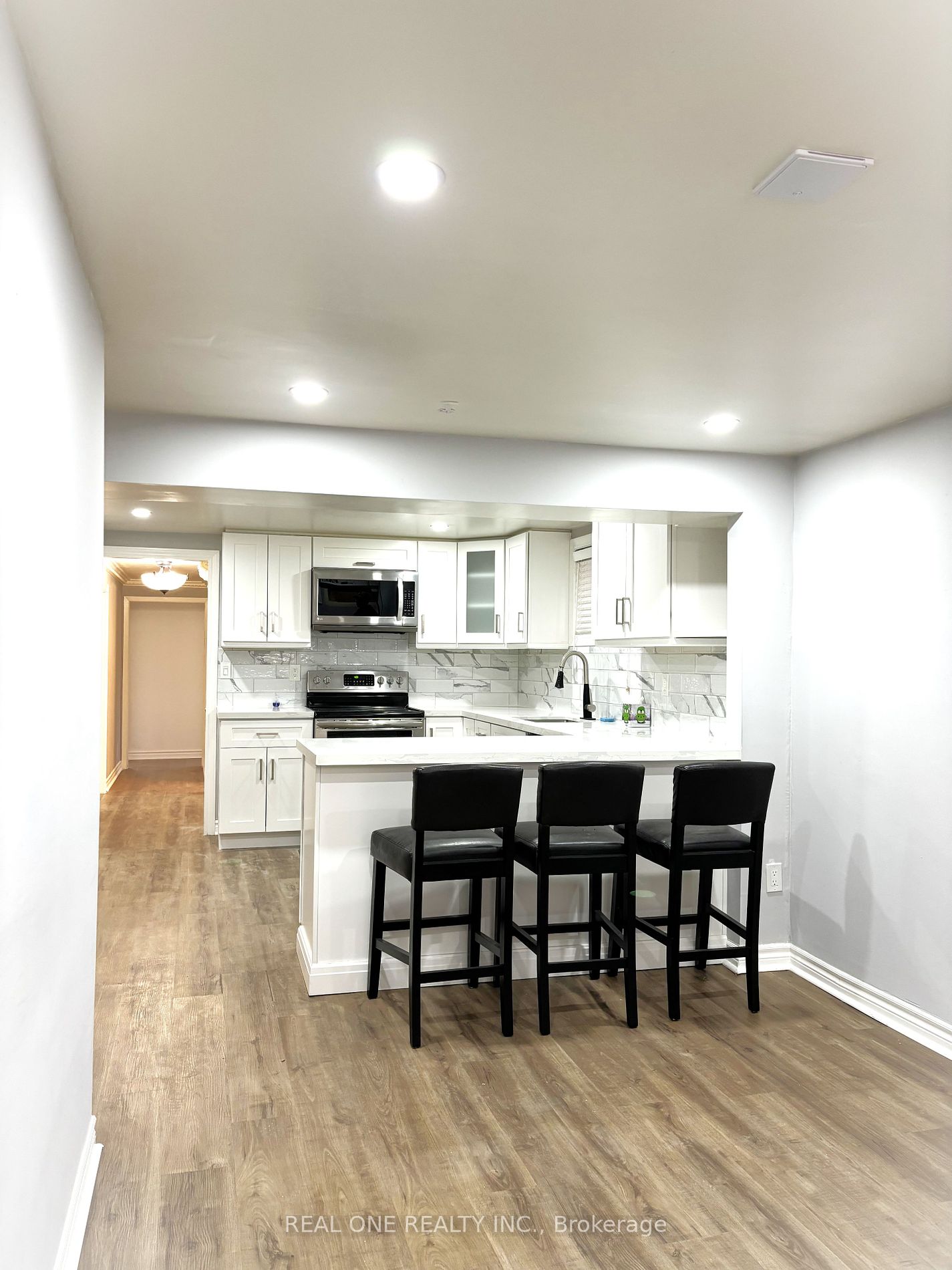 3406 Ellengale Dr Property Photo 4