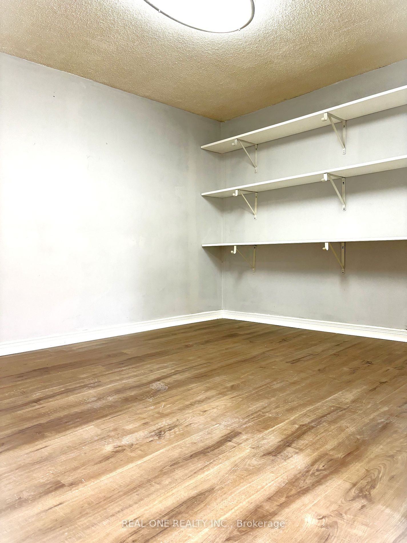 3406 Ellengale Dr Property Photo 15