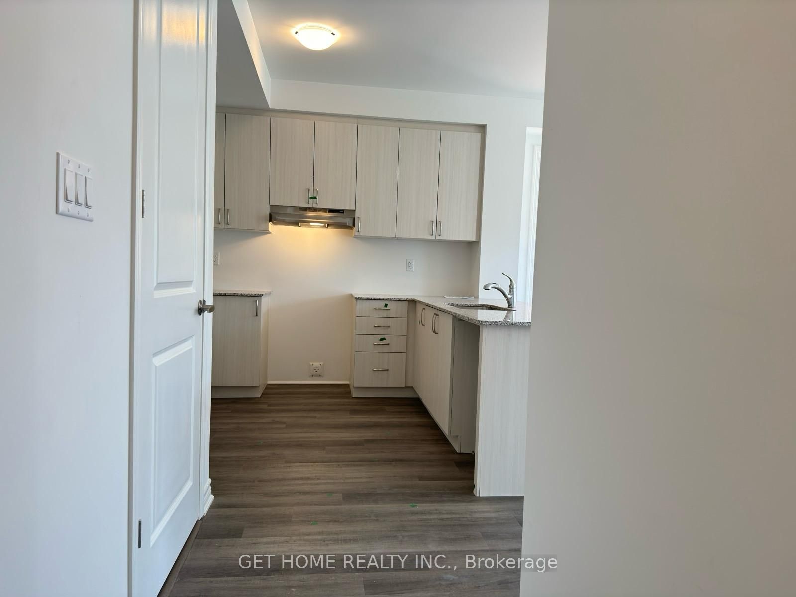 125 Keppel Circ Property Photo 8