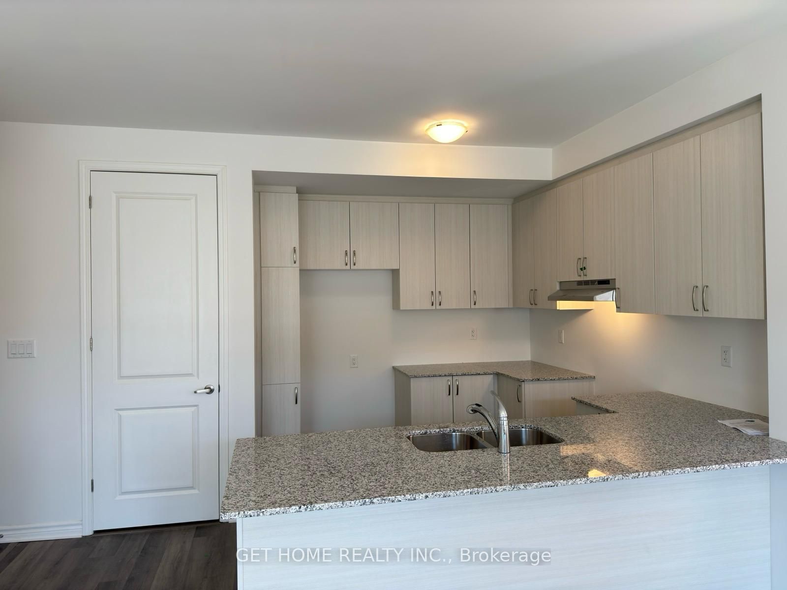 125 Keppel Circ Property Photo 9