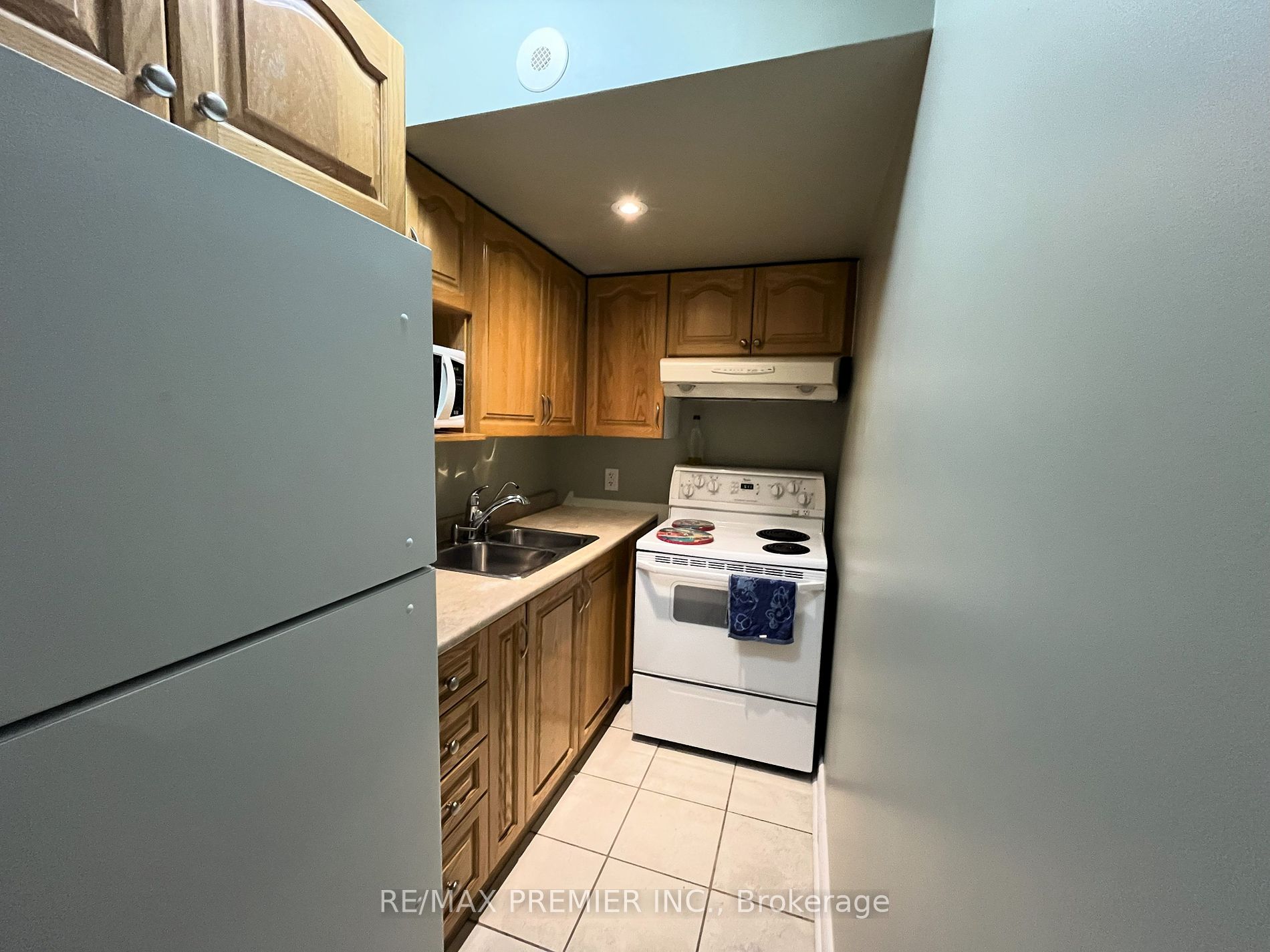 3055 Finch Ave W Property Photo 4
