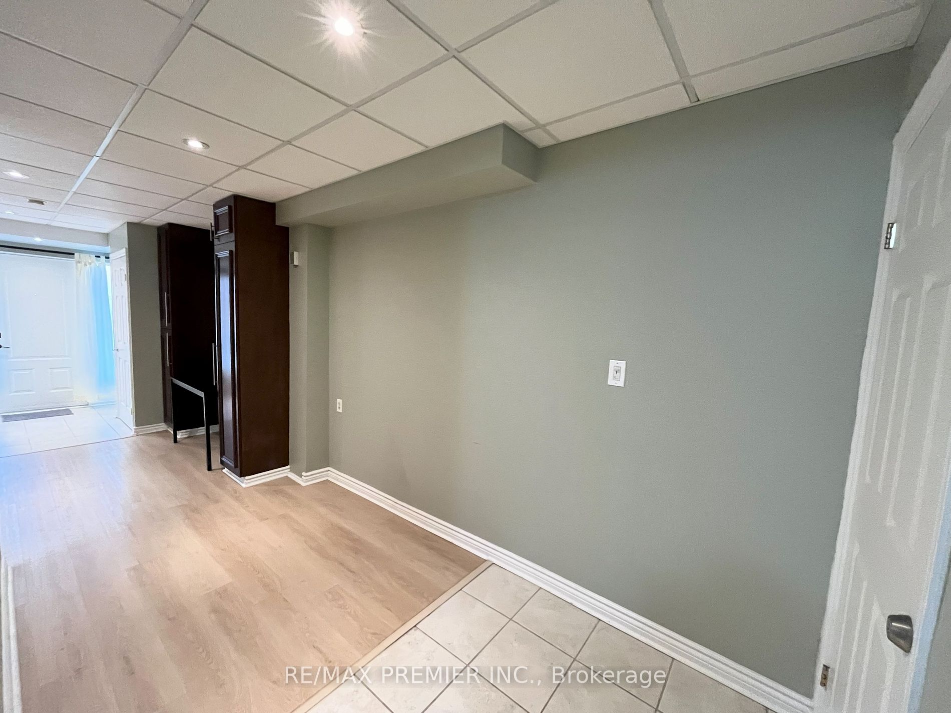 3055 Finch Ave W Property Photo 5