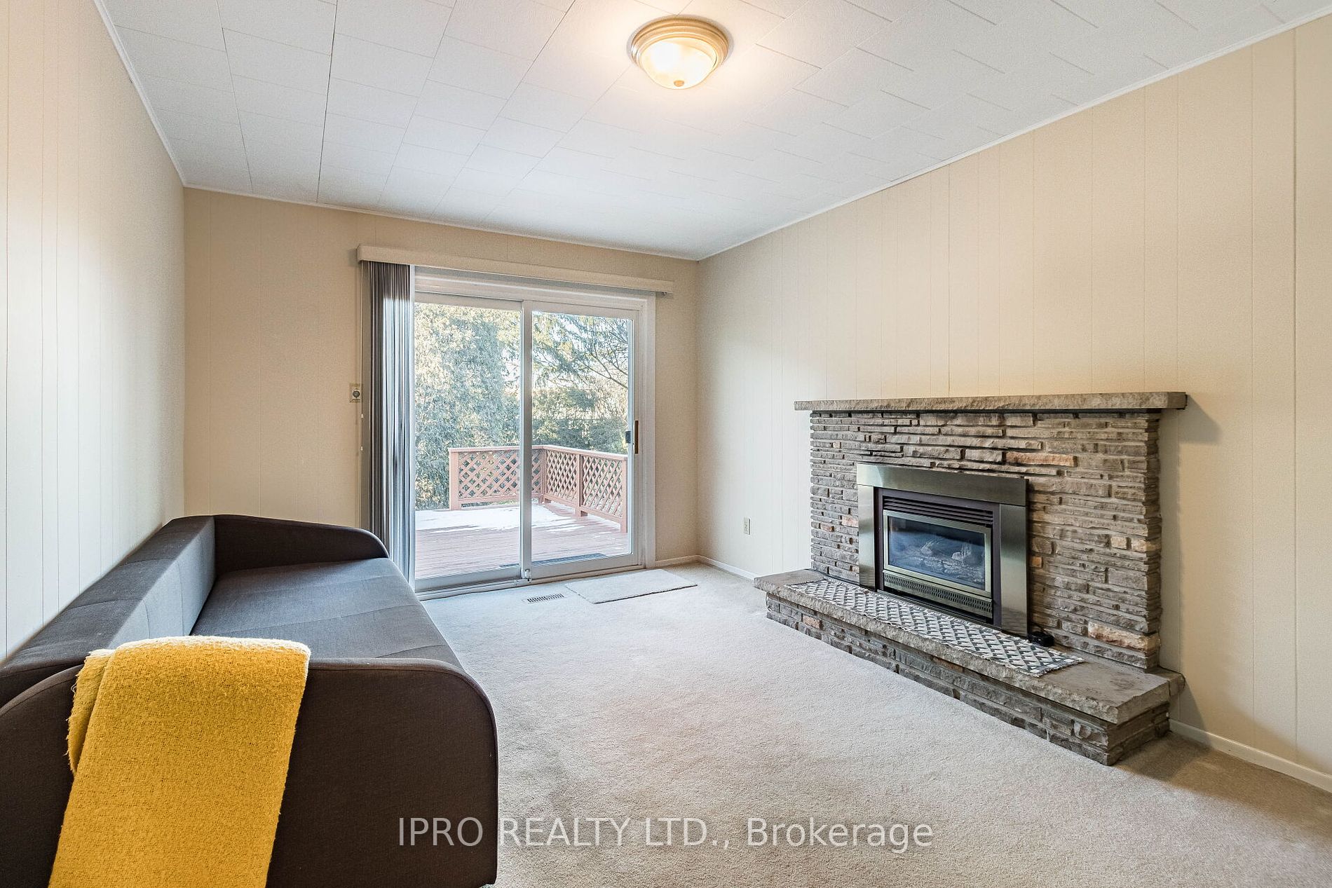 2340 Blase Crt Property Photo 17