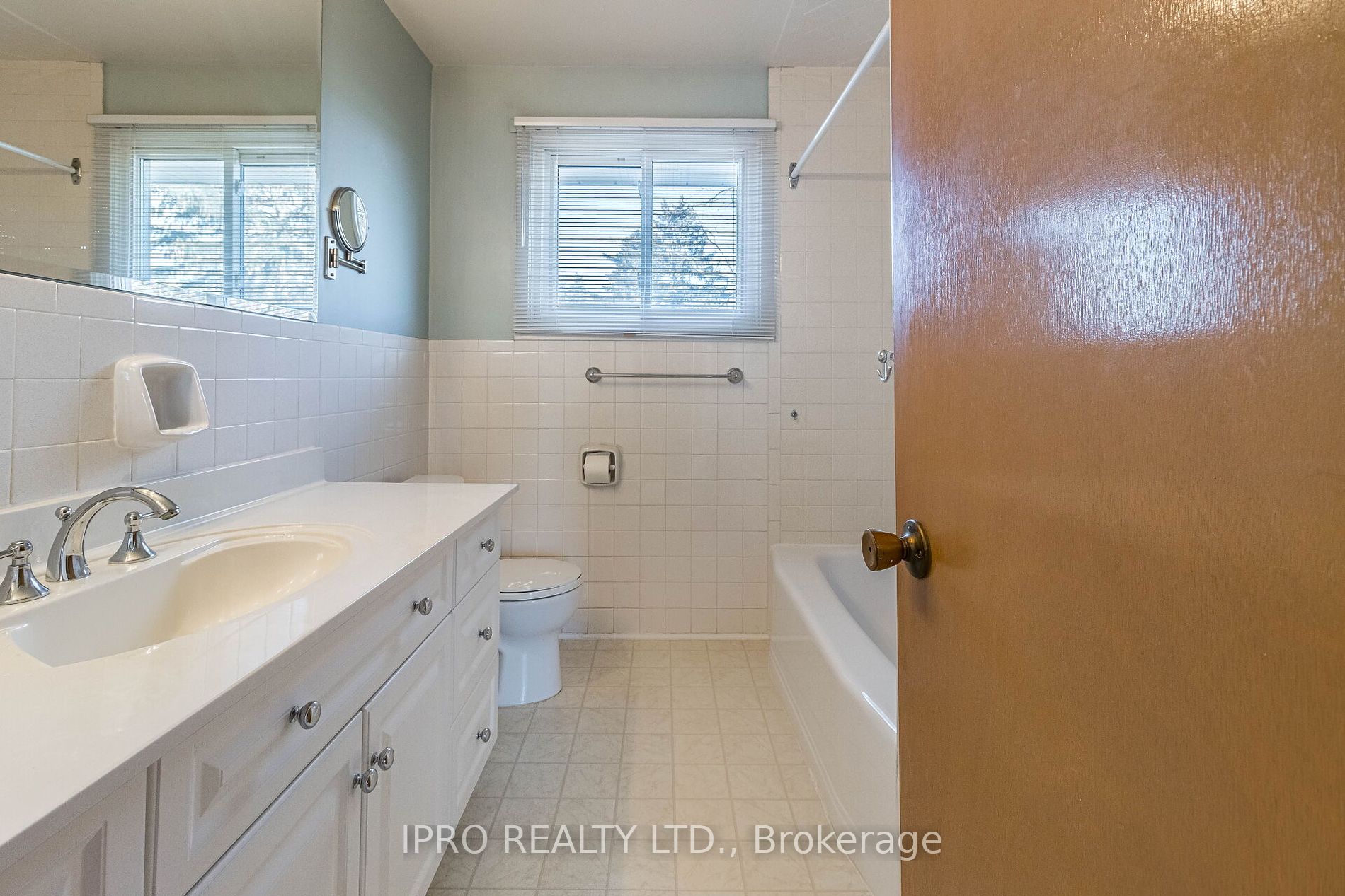 2340 Blase Crt Property Photo 27