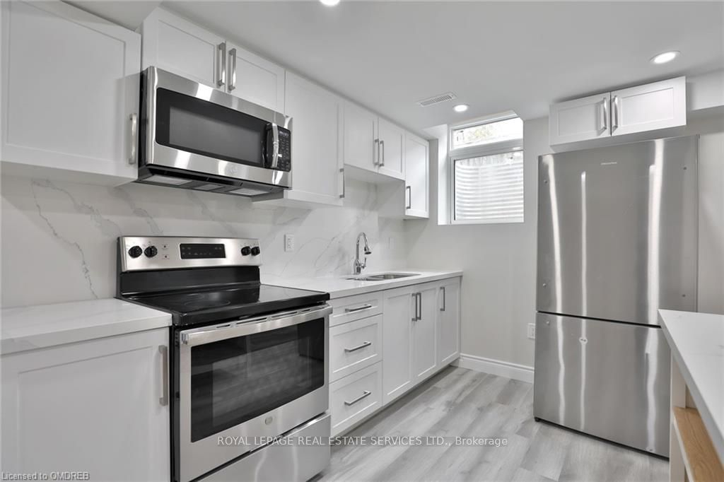 277 Mississaga St Property Photo 1