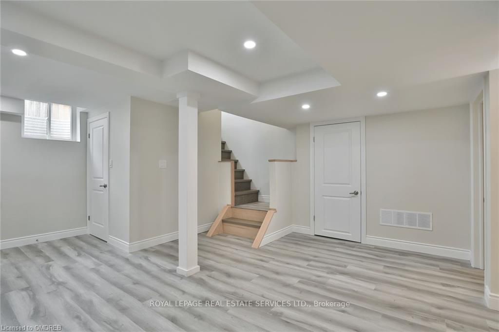 277 Mississaga St Property Photo 4