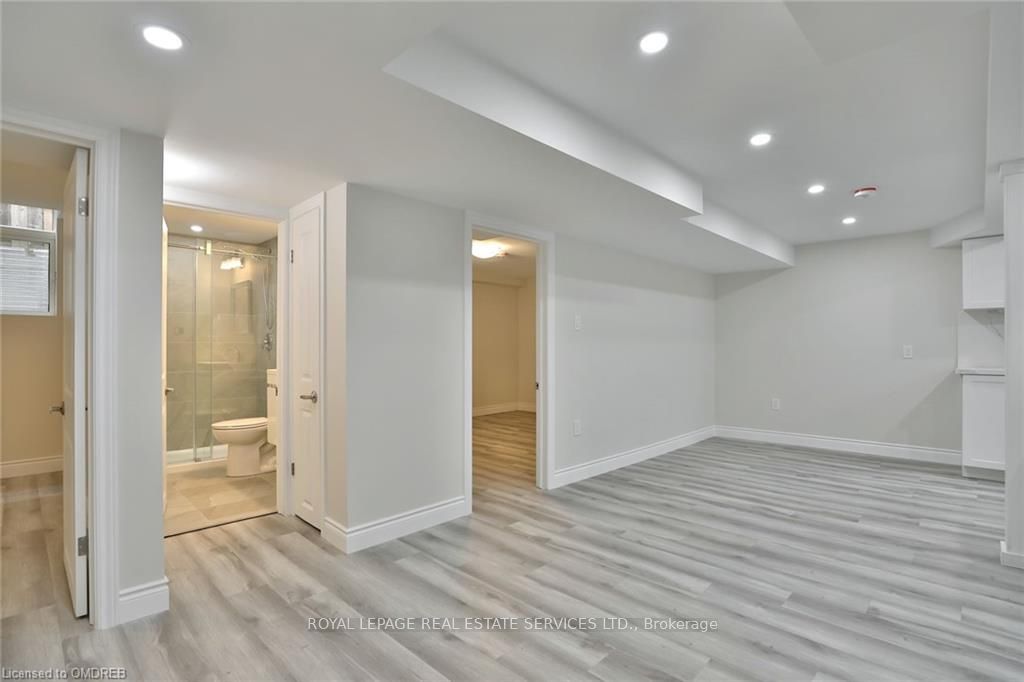 277 Mississaga St Property Photo 5