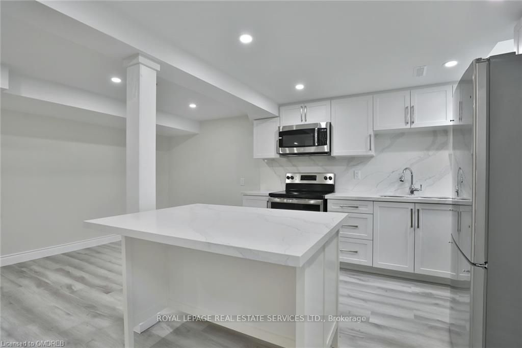 277 Mississaga St Property Photo 10