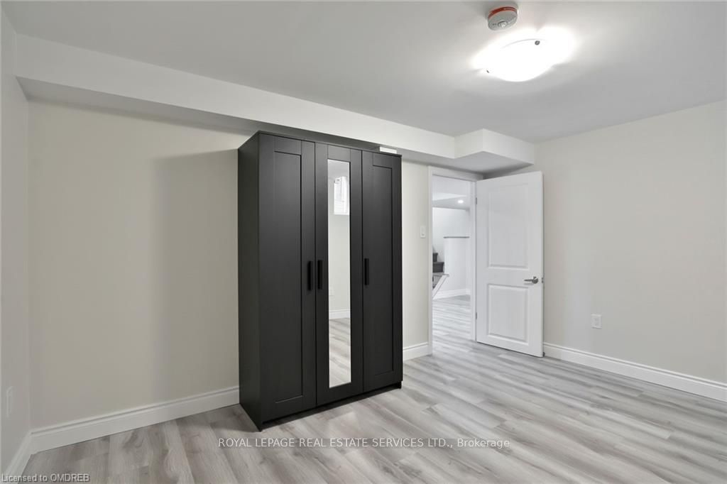 277 Mississaga St Property Photo 15