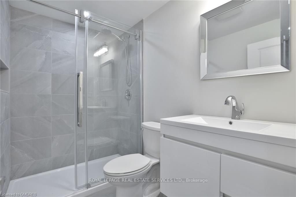 277 Mississaga St Property Photo 16