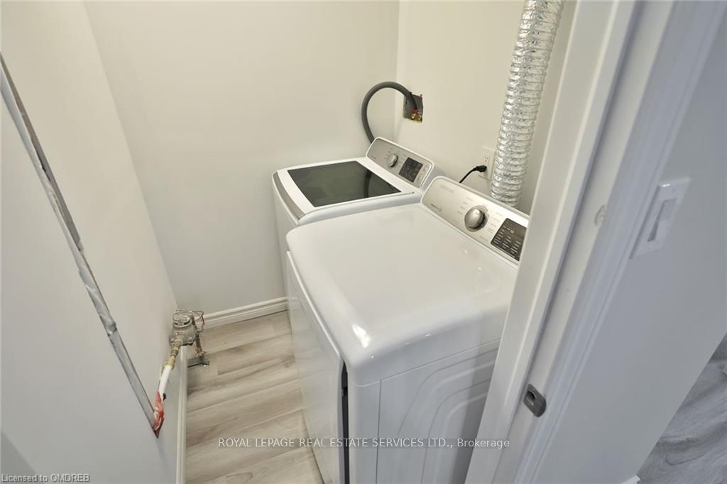 277 Mississaga St Property Photo 18