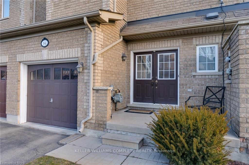 84 Niagara Tr Property Photo 4