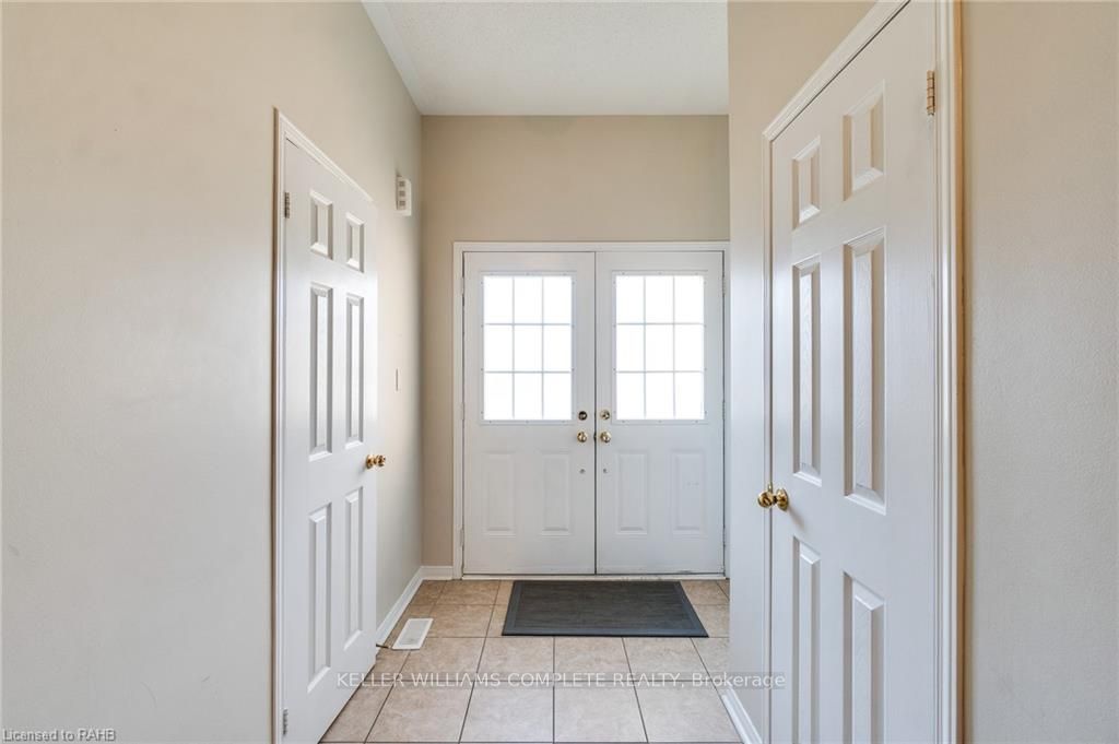 84 Niagara Tr Property Photo 5