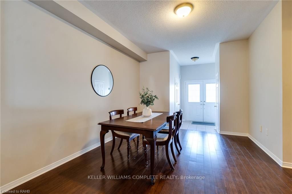 84 Niagara Tr Property Photo 7