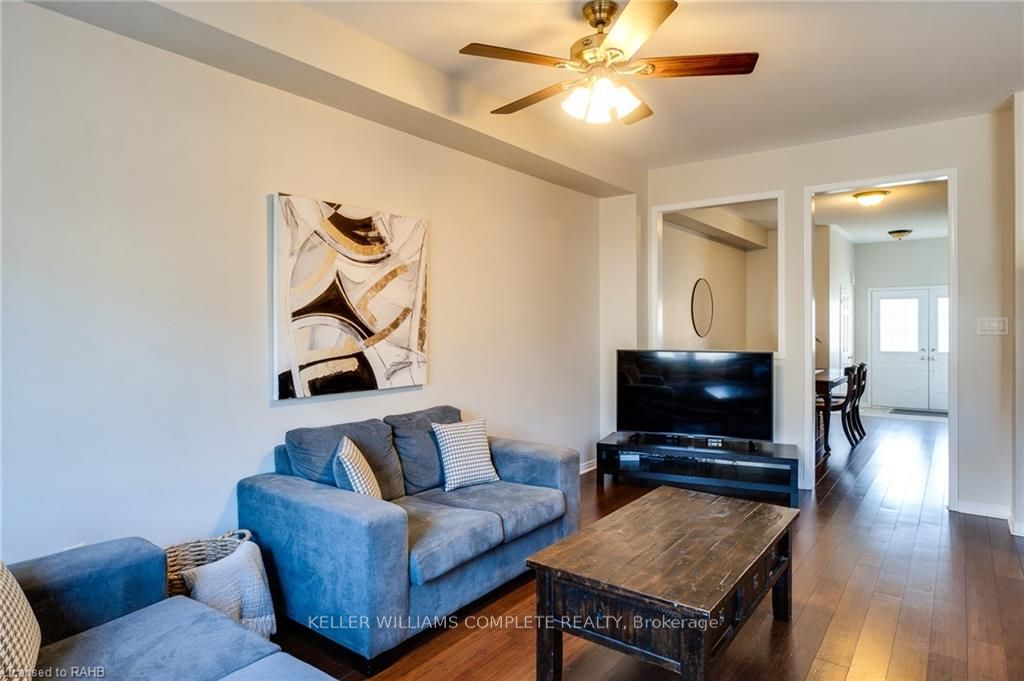 84 Niagara Tr Property Photo 12