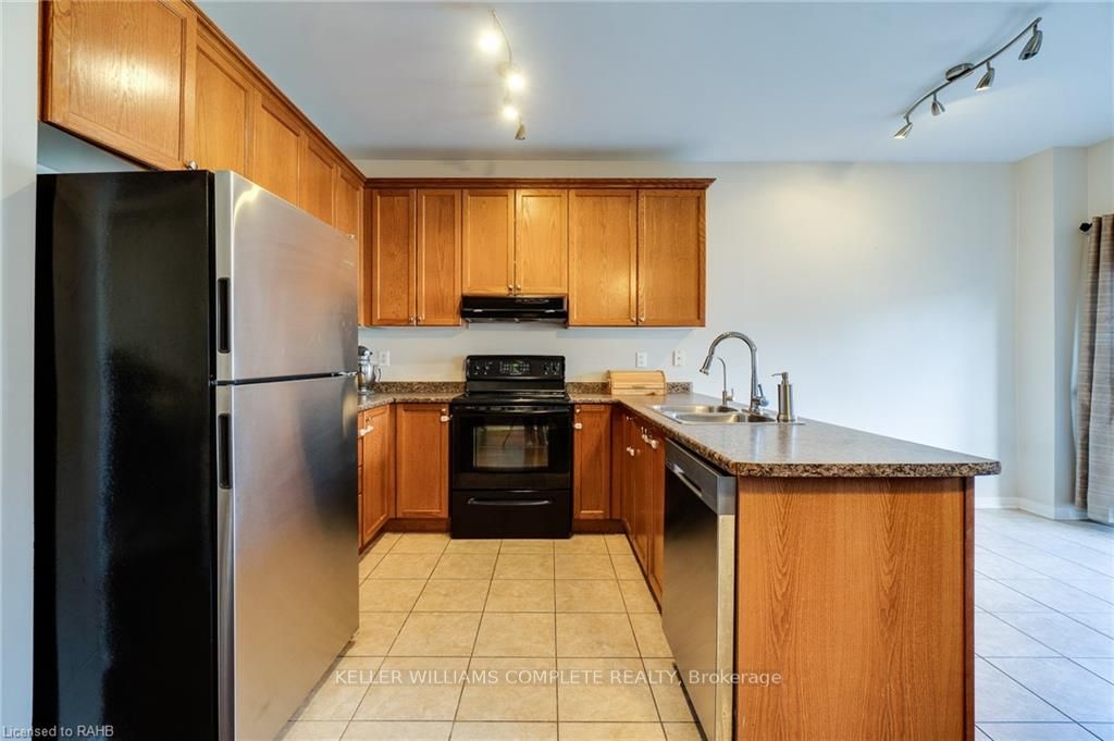 84 Niagara Tr Property Photo 15